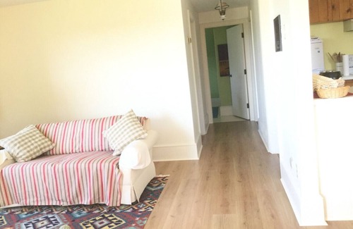 West Hants Casa | Private Farm Apartment with a View