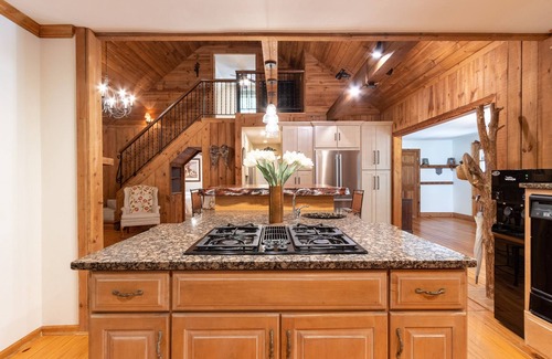 Canton Otro | Private Farmhouse on 5 Secluded Acres