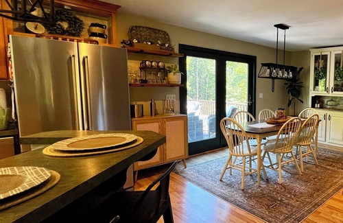 Waterford Casa | Private Farmhouse Retreat near camps, wedding venues, ski areas