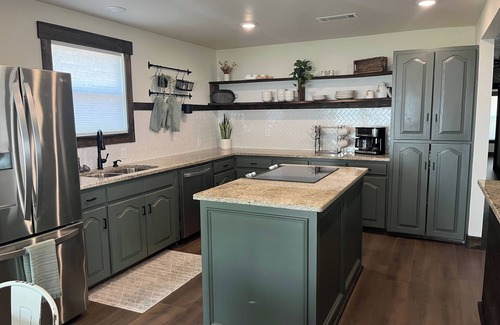 Lone Oak Casa | Private Fishing Dock, Boat Lift, Paddle Boards, Fire Pit - newly remodeled home