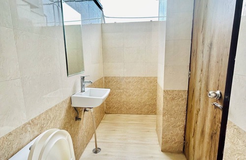 Jaipur District Hotel | Solminica-204