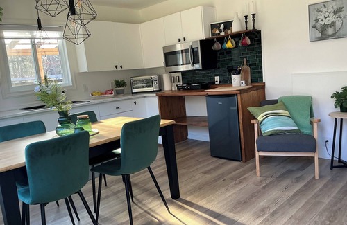 Bromont Apartamento | HAVEN OF PEACE IN THE COUNTRYSIDE SURROUNDED BY A PRIVATE FOREST WITH PATHS AND POND.