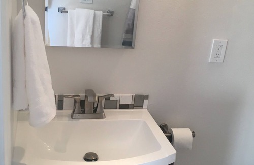 Noddin Casa | Casa de huéspedes privada totalmente amueblada con piscina