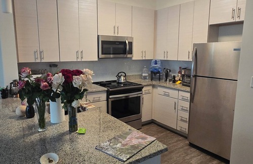 Cottage City Apartamento | Private Furnished Room w/Parking near Downtown
