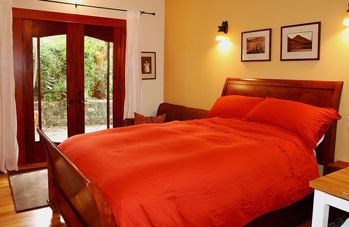 Jacoby Creek Apartamento | Jardín privado, baños de lujo!