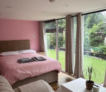 Clayton Apartamento | Private Garden guest house
