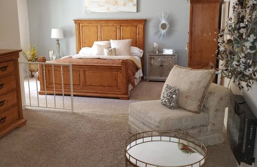 Avant Casa | Private garden Oasis, close to all conveniences