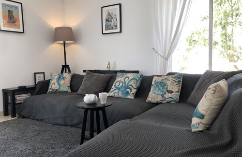 Foz do Arelho Villa | Jardín privado y piscina, centro de Foz, a pie de playa, vista a la laguna, elegante villa