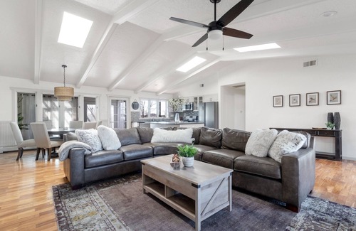 North Albuquerque Acres Casa | Private gated estate home, close to Tramway and Sandia Peak tram