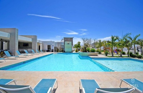 La Paz Casa | Private Gated Oasis: Pool, BBQ & More