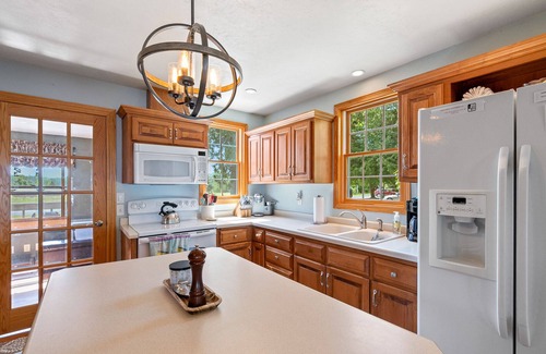 Idlewild Cabaña | Private Green Bay Waterfront - Heidaway Cottage