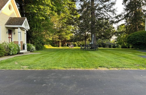 Town of Marbletown Cabaña | Private Guest Cottage @ The Sheeley House in High Falls NY.