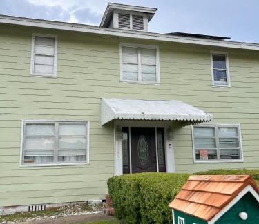 Tallahassee Casa | Private Guest Room 5 Min and less from FAMU, FSU, Downtown- TheDollHouse