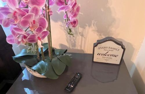 Tallahassee Casa | Private Guest Room 5 Min and less from FAMU, FSU, Downtown- TheDollHouse