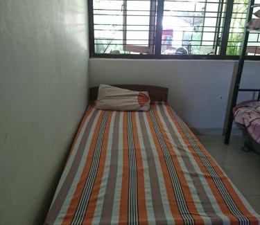 Maharagama Casa | Private Guest Room 3 Bunks & Bath Rathanapitiya