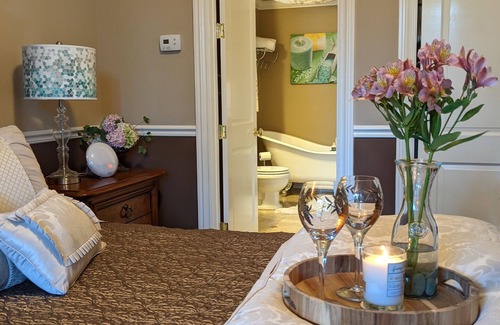 Gilroy Casa | Private guest suite with pool and stunning views