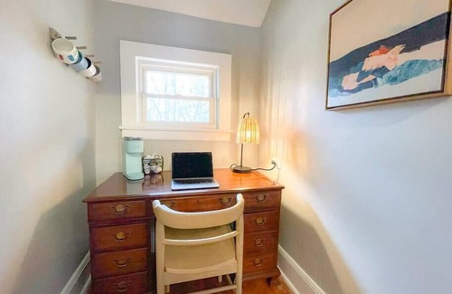 Martinsville Casa | Private Guesthouse w/Kitchen - Minutes from Uptown