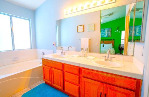 North Las Vegas Casa | Private Guestrooms in North Las Vegas Area