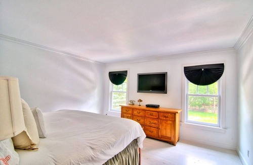 Wainscott Woods Casa | Private Hampton Home-Wainscott