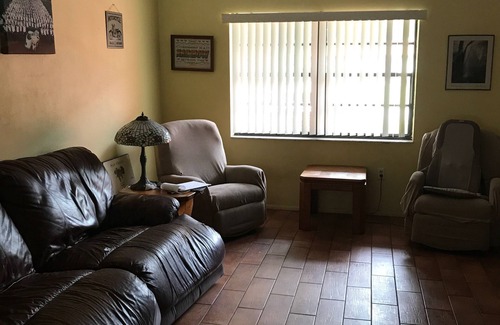 River Side Village Casa | Piscina privada climatizada y jacuzzi en el tranquilo barrio