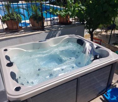 Kastel Sucurac Apartamento | Private heated pool and jacuzzi #House Sandra