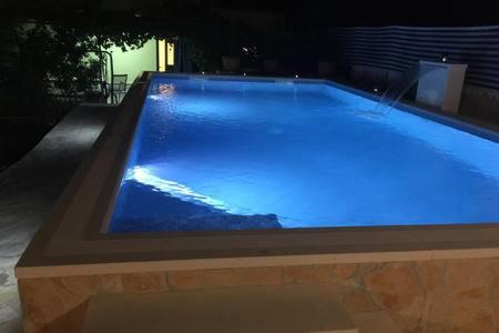 Kastel Sucurac Apartamento | Private heated pool and jacuzzi #House Sandra
