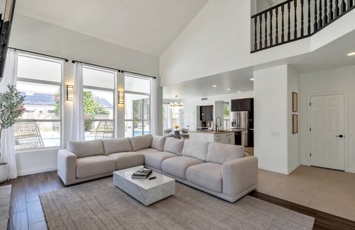 Arabian Crest Casa | Private Heated Pool, Putting Green, Pool Table, BBQ, WIFI, Near Golf, Dining & Mayo Clinic+FREE GOLF
