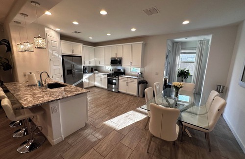 Apache Junction Casa | Private heated pool! 3 bed 2 bath home next to the Superstition Mountains!