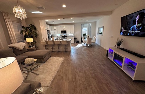 Apache Junction Casa | Private heated pool! 3 bed 2 bath home next to the Superstition Mountains!