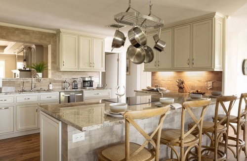 Canyon Lake Villa | High-End Resort. Your Crew Only. Saltwater Pool+HotTub, GameRoom, 1-Story, 5BATH