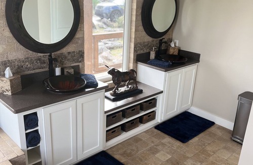 Marble Falls Casa | Private Hilltop Hideaway w/ resort pool & Outdoor Living