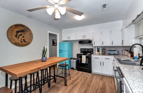 Guntersville Casa | Private Hilltop Retreat on Cozy 1+ Acres with Boat Parking