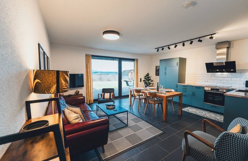 Bruschied Apartamento | Apartamento privado de vacaciones en Hunsrück con una maravillosa vista al valle y sauna de cedro
