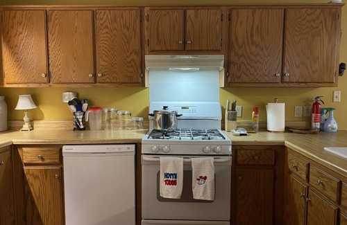 Pope Casa | Private home 35 minutes from OleMiss Oxford-sleeps 1-16. Quiet getaway