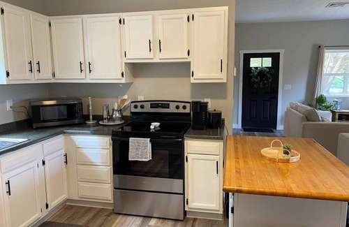 Acme Casa | Private Home 5 mins to Horse Show/Hiking/Golf