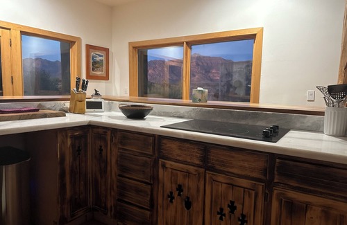 Mesa del Oro Casa | Private home against Superstition Mountains