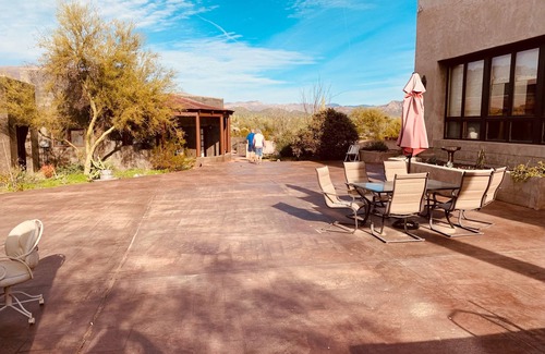 Mesa del Oro Casa | Private home against Superstition Mountains