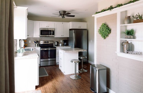 Washington Boro Casa | Private home has WIFI, Fireplace, Fire pit, Full Kitchen, 4 mile from Lancaster!