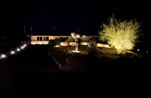 Twentynine Palms Casa | Private Home - Heated Saltwater Pool, BBQ, Pro Pool Table, Horseshoes, Darts, Cotton Bedding, Half Acre - The Joshua Tree Forest - Pool Heat Optional