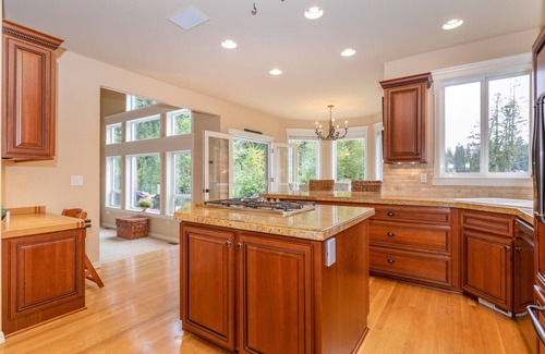 Leota Casa | Private Home in Wine Country, Quiet, Close to Amenities, on the Lake!