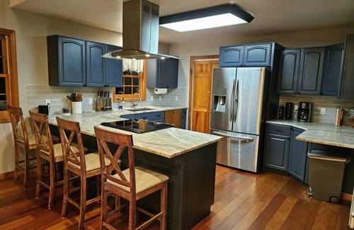 Sherman Casa | Private home next to Candlewood lake and Candlelight farms inn