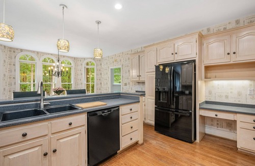 Raleigh Casa | NW Raleigh Executive Home