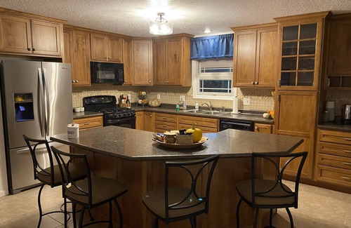 Red Bud Casa | Private Home, quiet neighborhood, So. IL, close to St. Louis