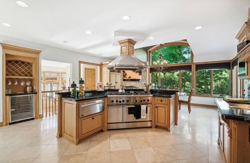 Jordan Casa | Private Home Retreat - Family-friendly, Spacious Getaway, Close to Attractions