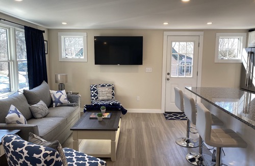 Narragansett Casa | Private home, short walk to Harbour Island beach! Central A/C, family friendly!