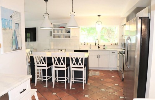 Bay Isle Casa | Private Home with Pool and In-ground Spa - 3360 Higel Avenue