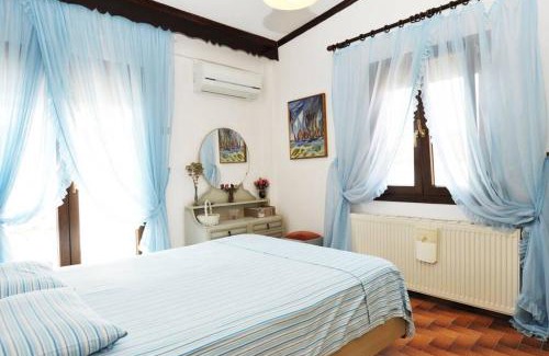 Flogita Apartamento | Private home with spacious garden & veranda - Flogita beach