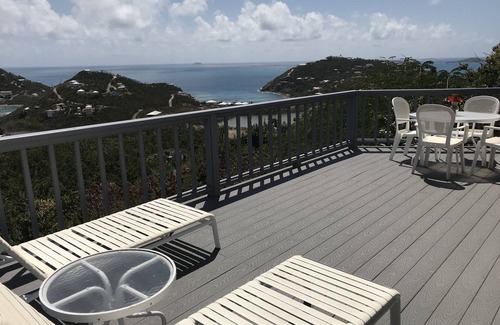Monte Casa | Hermosas vistas al agua, entorno privado a un precio asequible