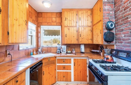 Twentynine Palms Casa | Private Hot Tub & Pool/ Resort