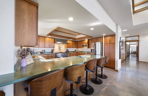 Grove Casa | Private Hot Tub 20 Acres King Beds Firepit Views